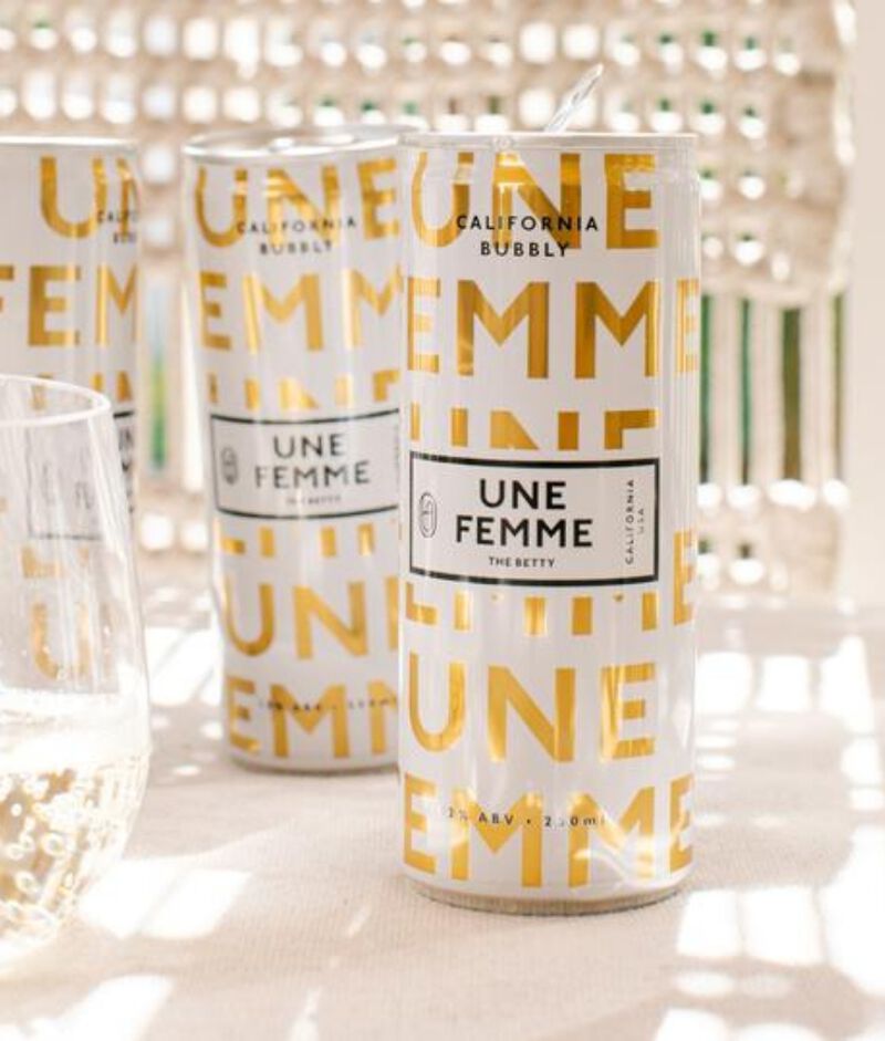 Une femme canned wine