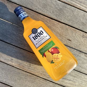 1800 Ultimate Mango Margarita - Lifestyle